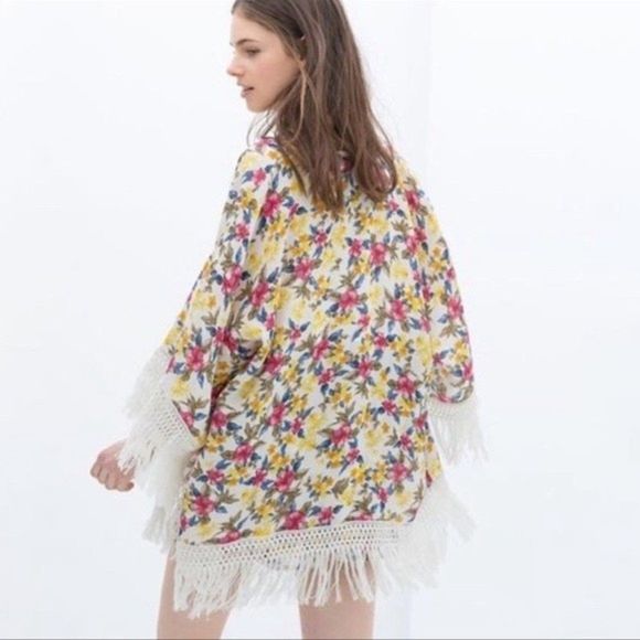 Zara Tops - Zara Trafaluc NWT Floral Knit Trim Fringed Kimono Cardigan Size M Swim Cover Up